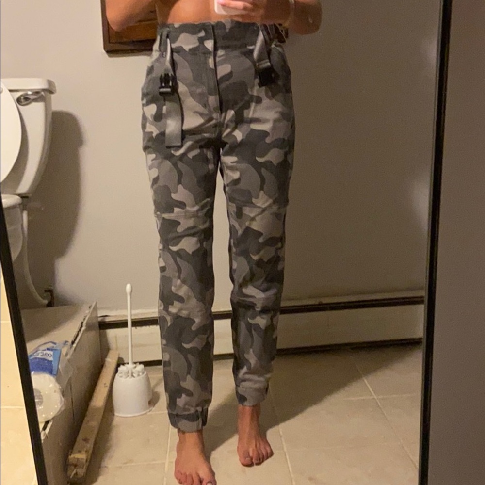 Hollister high waisted camo pants